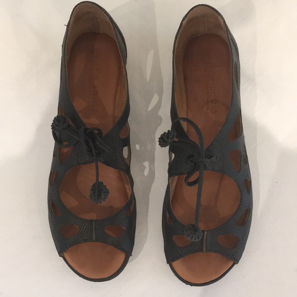 Gentle Souls Brynn Flat sandal in black 8.5 - Picture 2 of 7